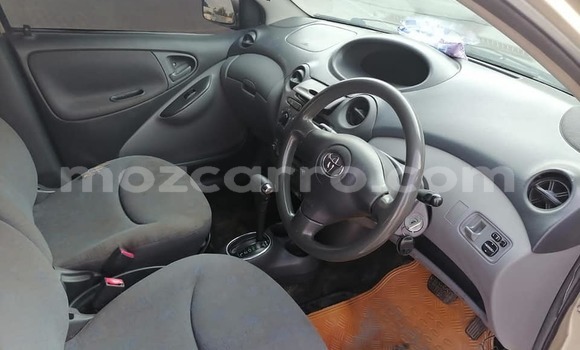 Tenga Tsaru Toyota Vitz Beige Mota in Maputo in Maputo Tenga Tsaru Toyota Vitz Beige Mota in Maputo in Maputo