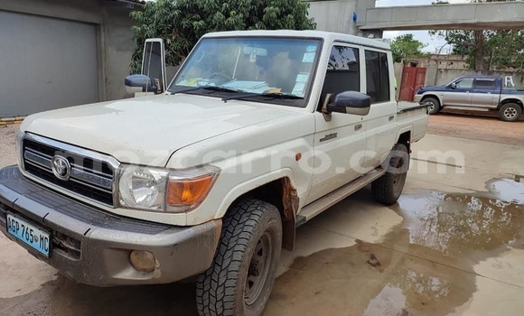 Tenga Tsaru Toyota Land Cruiser Beige Mota in Maputo in Maputo Tenga Tsaru Toyota Land Cruiser Beige Mota in Maputo in Maputo