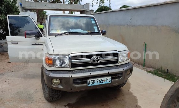 Tenga Tsaru Toyota Land Cruiser Beige Mota in Maputo in Maputo Tenga Tsaru Toyota Land Cruiser Beige Mota in Maputo in Maputo