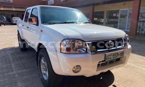 Tenga Tsaru Nissan NP 300 Chena Mota in Maputo in Maputo