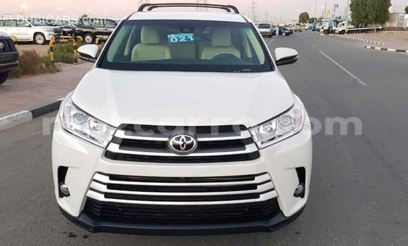 Nunua Imported Toyota Highlander Nyeupe Gari ndani ya Import - Dubai nchini Cabo Delgado Nunua Imported Toyota Highlander Nyeupe Gari ndani ya Import - Dubai nchini Cabo Delgado