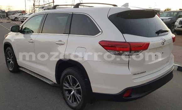 Nunua Imported Toyota Highlander Nyeupe Gari ndani ya Import - Dubai nchini Cabo Delgado Nunua Imported Toyota Highlander Nyeupe Gari ndani ya Import - Dubai nchini Cabo Delgado