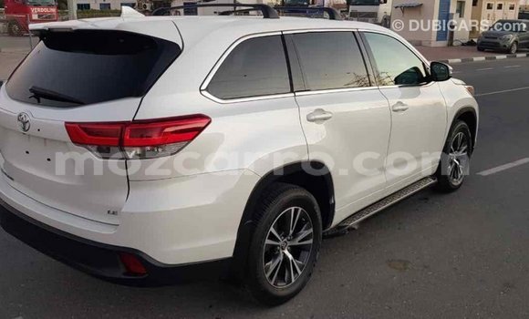 Nunua Imported Toyota Highlander Nyeupe Gari ndani ya Import - Dubai nchini Cabo Delgado Nunua Imported Toyota Highlander Nyeupe Gari ndani ya Import - Dubai nchini Cabo Delgado