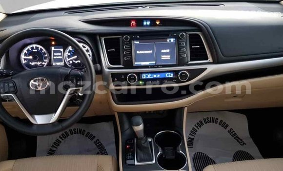 Nunua Imported Toyota Highlander Nyeupe Gari ndani ya Import - Dubai nchini Cabo Delgado Nunua Imported Toyota Highlander Nyeupe Gari ndani ya Import - Dubai nchini Cabo Delgado