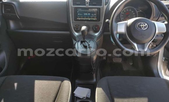 Comprar Usado Toyota Ractis Prata Carro em Maputo em Maputo Comprar Usado Toyota Ractis Prata Carro em Maputo em Maputo
