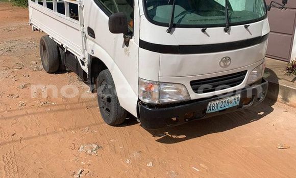 Comprar Usado Toyota Dyna Branco Carro em Maputo em Maputo Comprar Usado Toyota Dyna Branco Carro em Maputo em Maputo