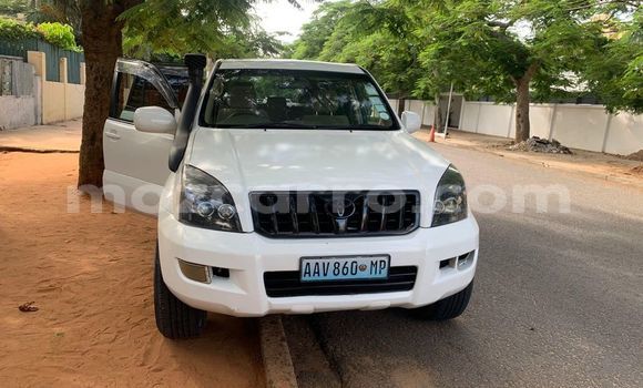 Buy Used Toyota Land Cruiser Prado White Car in Maputo in Maputo