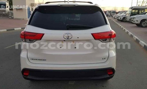 Nunua Imported Toyota Highlander Nyeupe Gari ndani ya Import - Dubai nchini Cabo Delgado Nunua Imported Toyota Highlander Nyeupe Gari ndani ya Import - Dubai nchini Cabo Delgado