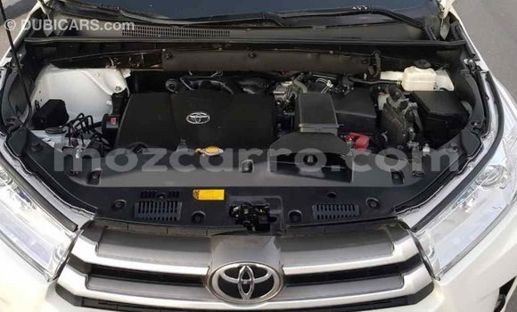 Nunua Imported Toyota Highlander Nyeupe Gari ndani ya Import - Dubai nchini Cabo Delgado Nunua Imported Toyota Highlander Nyeupe Gari ndani ya Import - Dubai nchini Cabo Delgado