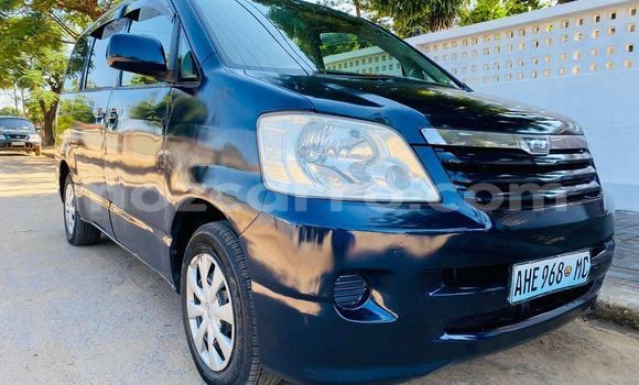 Comprar Usado Toyota Noah Azul Carro em Maputo em Maputo Comprar Usado Toyota Noah Azul Carro em Maputo em Maputo