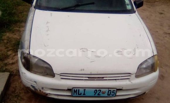 Comprar Usado Toyota Starlet Branco Carro em Maputo em Maputo
