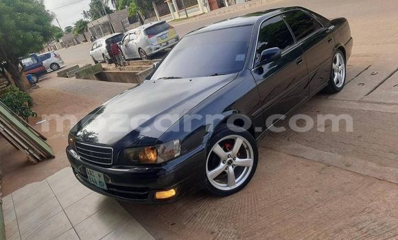 Nunua Ilio tumika Toyota Chaser Nyeusi Gari ndani ya Maputo nchini Maputo