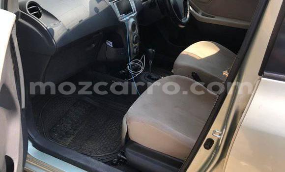 Comprar Usado Toyota Vitz Bege Carro em Maputo em Maputo Comprar Usado Toyota Vitz Bege Carro em Maputo em Maputo