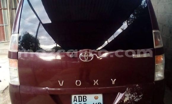 Comprar Usado Toyota Voxy Vermelho Carro em Maputo em Maputo Comprar Usado Toyota Voxy Vermelho Carro em Maputo em Maputo