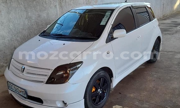 Tenga Tsaru Toyota IST Chena Mota in Maputo in Maputo