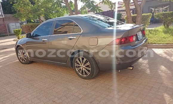 Nunua Ilio tumika Honda Accord Nyeusi Gari ndani ya Maputo nchini Maputo