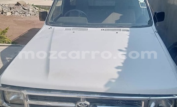 Tenga Tsaru Toyota Hilux Chena Mota in Maputo in Maputo Tenga Tsaru Toyota Hilux Chena Mota in Maputo in Maputo