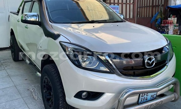 Comprar Usado Mazda BT-50 Branco Carro em Maputo em Maputo