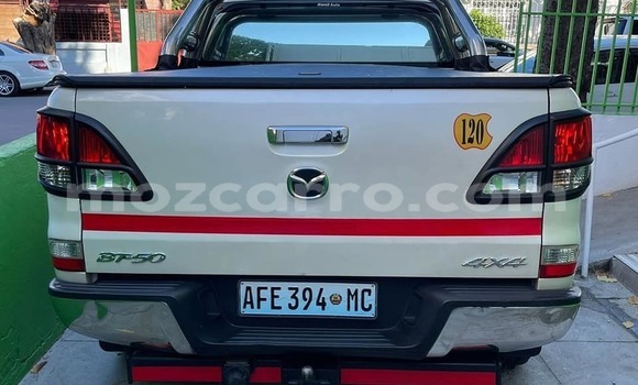 Tenga Tsaru Mazda BT-50 Chena Mota in Maputo in Maputo Tenga Tsaru Mazda BT-50 Chena Mota in Maputo in Maputo