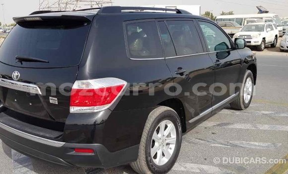 Tenga Imported Toyota Highlander Nhema Mota in Import - Dubai in Cabo Delgado Tenga Imported Toyota Highlander Nhema Mota in Import - Dubai in Cabo Delgado