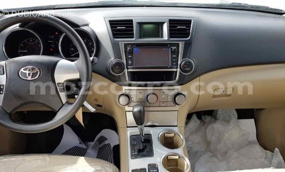Tenga Imported Toyota Highlander Nhema Mota in Import - Dubai in Cabo Delgado Tenga Imported Toyota Highlander Nhema Mota in Import - Dubai in Cabo Delgado