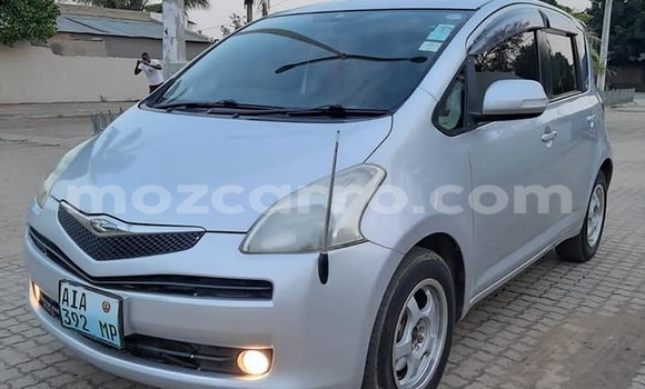 Comprar Usado Toyota Ractis Prata Carro em Maputo em Maputo