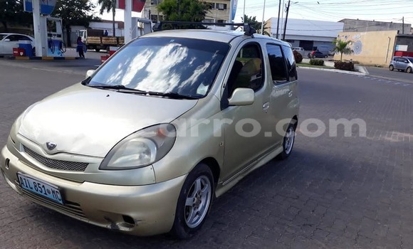 Tenga Tsaru Toyota FunCargo Beige Mota in Maputo in Maputo Tenga Tsaru Toyota FunCargo Beige Mota in Maputo in Maputo