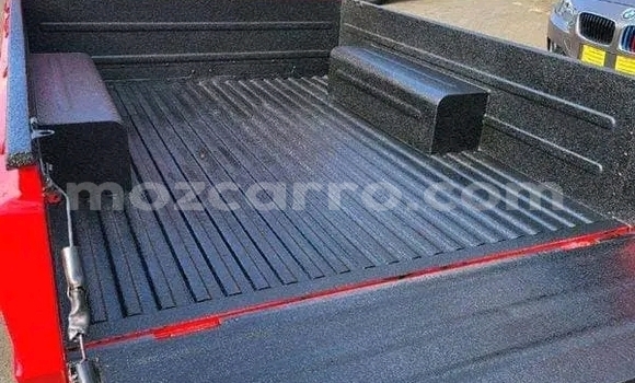 Comprar Usado Toyota Hilux Vermelho Carro em Maputo em Maputo Comprar Usado Toyota Hilux Vermelho Carro em Maputo em Maputo