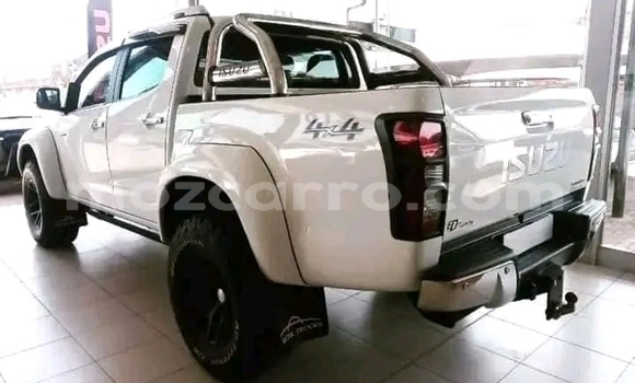 Tenga Tsaru Isuzu D-MAX Chena Mota in Maputo in Maputo Tenga Tsaru Isuzu D-MAX Chena Mota in Maputo in Maputo
