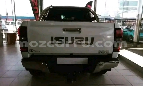 Tenga Tsaru Isuzu D-MAX Chena Mota in Maputo in Maputo Tenga Tsaru Isuzu D-MAX Chena Mota in Maputo in Maputo