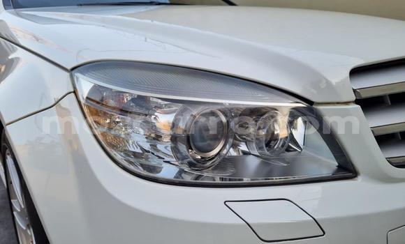Nunua Ilio tumika Mercedes‒Benz C-klasse Nyeupe Gari ndani ya Maputo nchini Maputo Nunua Ilio tumika Mercedes‒Benz C-klasse Nyeupe Gari ndani ya Maputo nchini Maputo