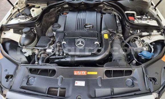 Nunua Ilio tumika Mercedes‒Benz C-klasse Nyeupe Gari ndani ya Maputo nchini Maputo Nunua Ilio tumika Mercedes‒Benz C-klasse Nyeupe Gari ndani ya Maputo nchini Maputo