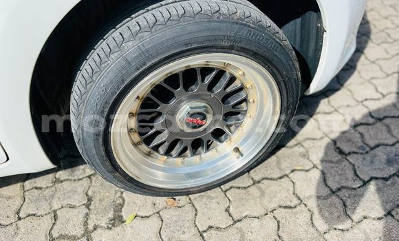 Buy Used Toyota Ractis White Car in Maputo in Maputo Buy Used Toyota Ractis White Car in Maputo in Maputo