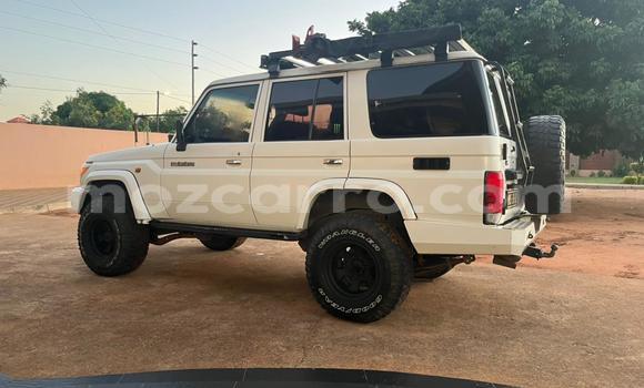 Buy Used Toyota Land Cruiser White Car in Maputo in Maputo Buy Used Toyota Land Cruiser White Car in Maputo in Maputo