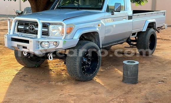 Comprar Usado Toyota Land Cruiser Branco Carro em Maputo em Maputo Comprar Usado Toyota Land Cruiser Branco Carro em Maputo em Maputo