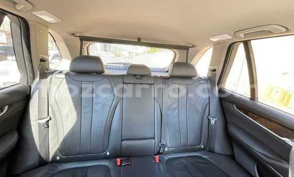 Nunua Ilio tumika BMW X5 Fedha Gari ndani ya Maputo nchini Maputo Nunua Ilio tumika BMW X5 Fedha Gari ndani ya Maputo nchini Maputo