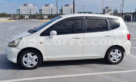 Buy Used Honda Fit White Car in Maputo in Maputo Buy Used Honda Fit White Car in Maputo in Maputo