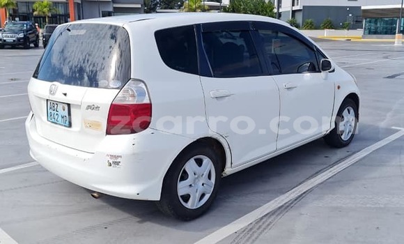 Buy Used Honda Fit White Car in Maputo in Maputo Buy Used Honda Fit White Car in Maputo in Maputo