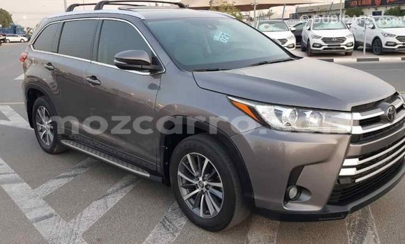 Tenga Imported Toyota Highlander Zvimwe Mota in Import - Dubai in Cabo Delgado Tenga Imported Toyota Highlander Zvimwe Mota in Import - Dubai in Cabo Delgado