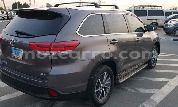 Tenga Imported Toyota Highlander Zvimwe Mota in Import - Dubai in Cabo Delgado Tenga Imported Toyota Highlander Zvimwe Mota in Import - Dubai in Cabo Delgado