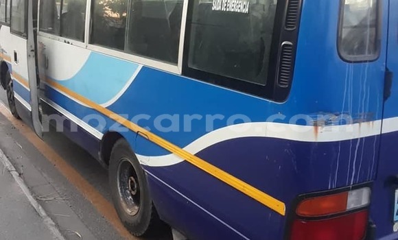 Comprar Usado Toyota Coaster Azul Carro em Maputo em Maputo