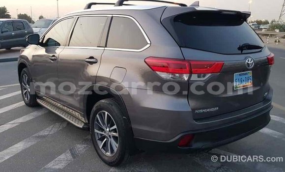 Tenga Imported Toyota Highlander Zvimwe Mota in Import - Dubai in Cabo Delgado Tenga Imported Toyota Highlander Zvimwe Mota in Import - Dubai in Cabo Delgado