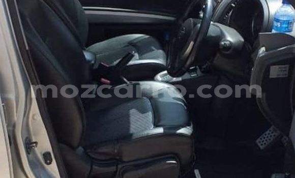 Comprar Usado Nissan X-Trail Prata Carro em Maputo em Maputo Comprar Usado Nissan X-Trail Prata Carro em Maputo em Maputo