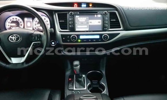 Tenga Imported Toyota Highlander Zvimwe Mota in Import - Dubai in Cabo Delgado Tenga Imported Toyota Highlander Zvimwe Mota in Import - Dubai in Cabo Delgado