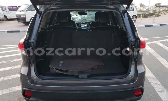 Tenga Imported Toyota Highlander Zvimwe Mota in Import - Dubai in Cabo Delgado Tenga Imported Toyota Highlander Zvimwe Mota in Import - Dubai in Cabo Delgado