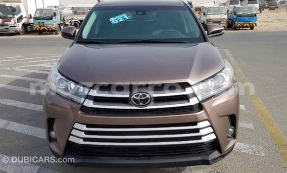 Tenga Imported Toyota Highlander Bhurawuni Mota in Import - Dubai in Cabo Delgado Tenga Imported Toyota Highlander Bhurawuni Mota in Import - Dubai in Cabo Delgado