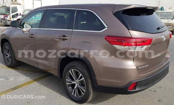 Tenga Imported Toyota Highlander Bhurawuni Mota in Import - Dubai in Cabo Delgado Tenga Imported Toyota Highlander Bhurawuni Mota in Import - Dubai in Cabo Delgado