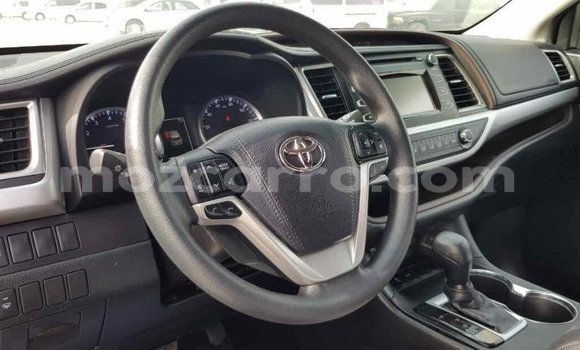 Tenga Imported Toyota Highlander Bhurawuni Mota in Import - Dubai in Cabo Delgado Tenga Imported Toyota Highlander Bhurawuni Mota in Import - Dubai in Cabo Delgado