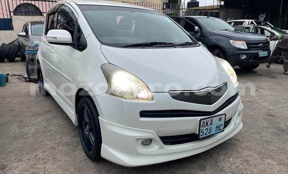 Buy Used Toyota Ractis White Car in Maputo in Maputo Buy Used Toyota Ractis White Car in Maputo in Maputo