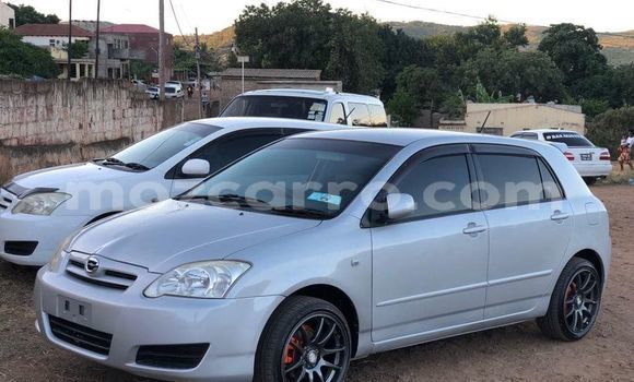 Comprar Usado Toyota Runx Prata Carro em Maputo em Maputo Comprar Usado Toyota Runx Prata Carro em Maputo em Maputo